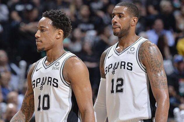 触达门前 触达门前